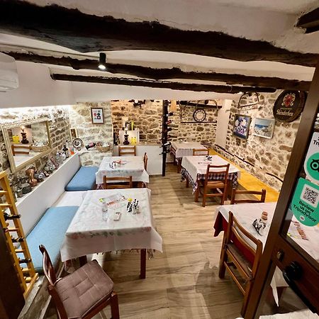 Restaurant & Guest House Semani Berat Luaran gambar
