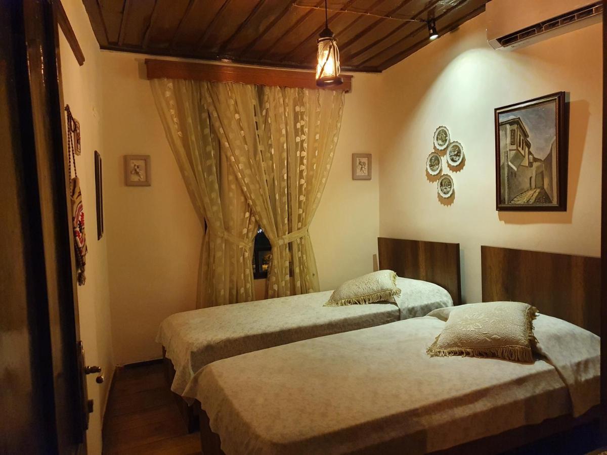 Restaurant & Guest House Semani Berat Luaran gambar