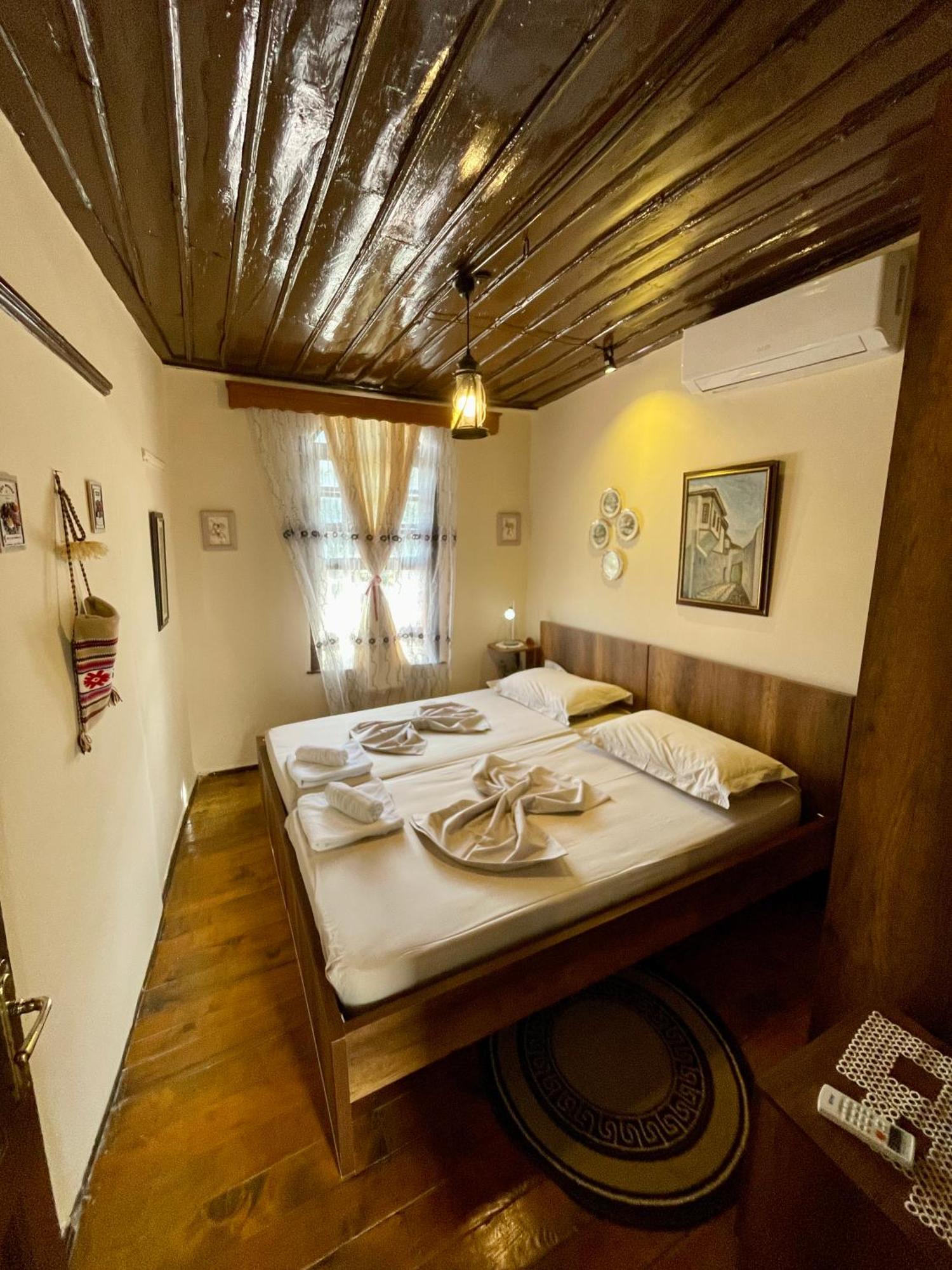 Restaurant & Guest House Semani Berat Luaran gambar